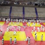 Groupe de judokas minimes au stage de judo IDF au dojo de Paris